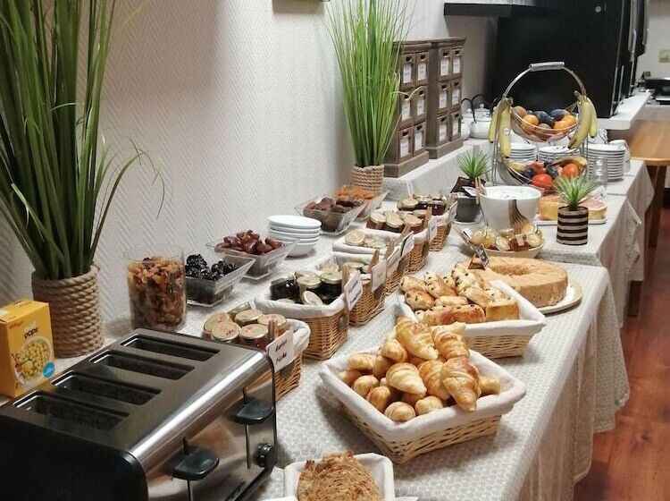 هتل Hôtel L Iroko The Originals City