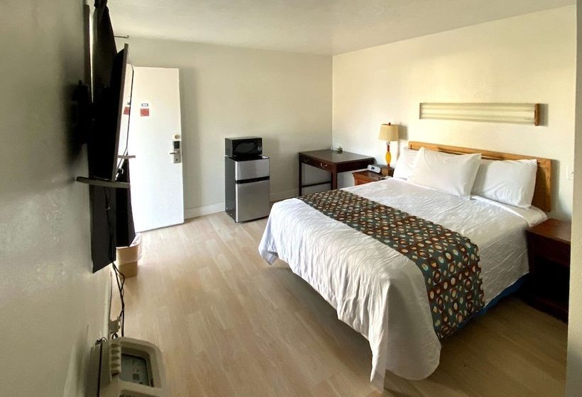 모텔 Rodeway Inn