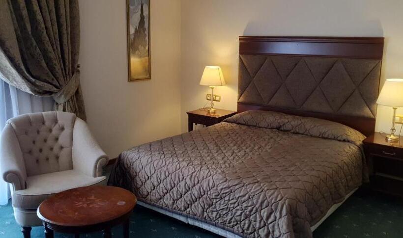 هتل Aeton Melathron