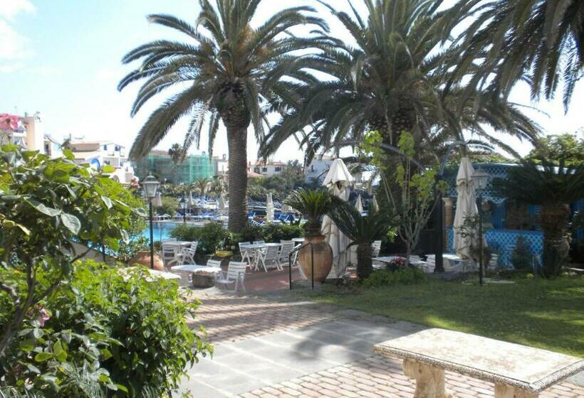 هتل Arathena Rocks