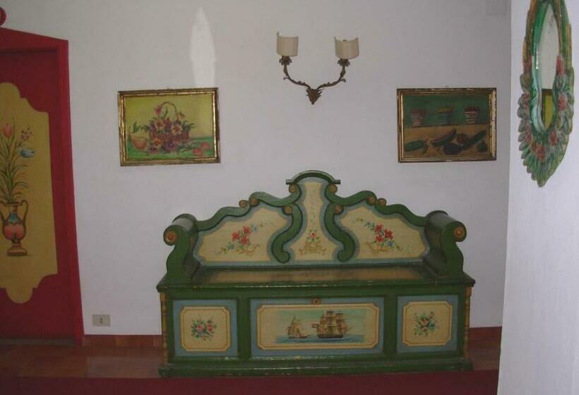 هتل Arathena Rocks