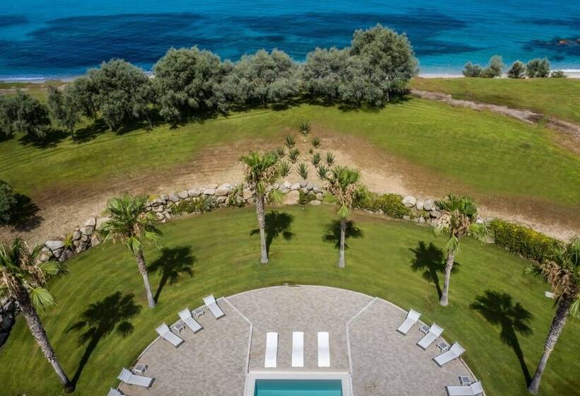 Отель Capovaticano Resort Thalasso Spa