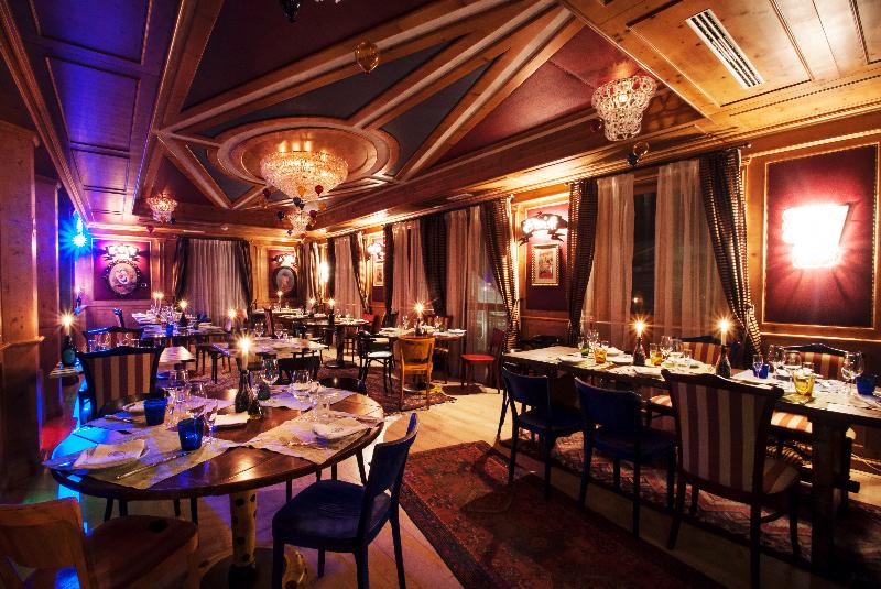 هتل Cristal Palace