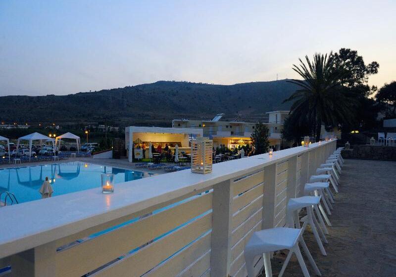 هتل Ellia Resort