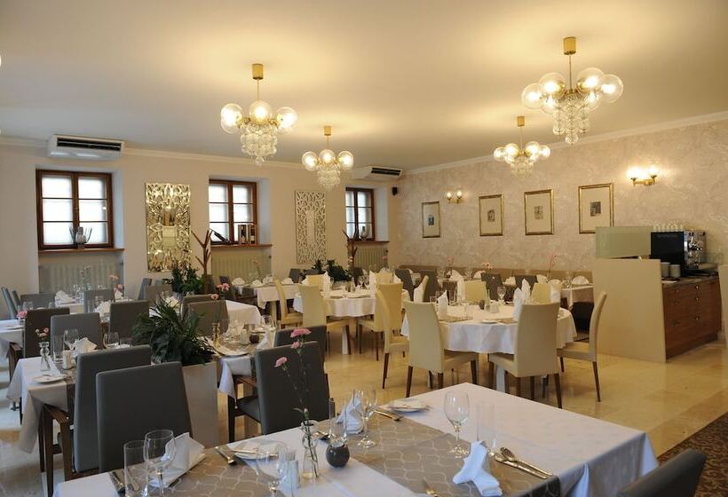 هتل Prince De Ligne