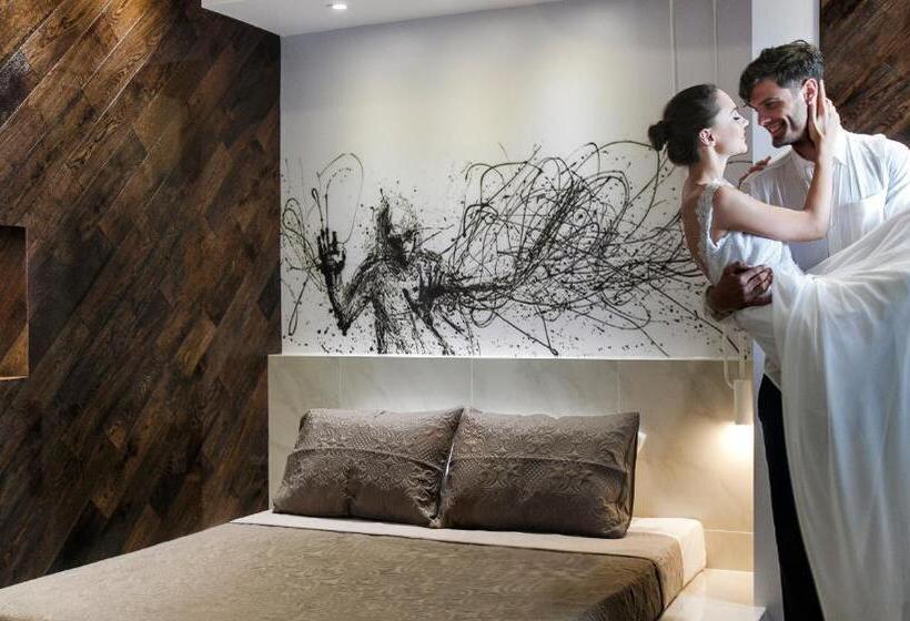 هتل Privee Santorini