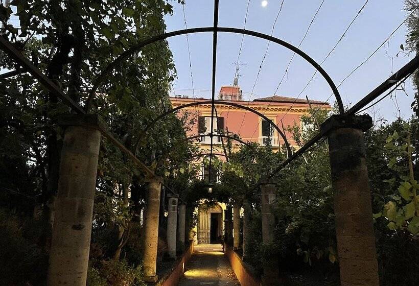 فندق The Secret Garden Relais