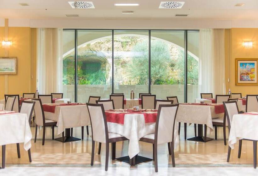 هتل Vittoria Resort Pool & Spa