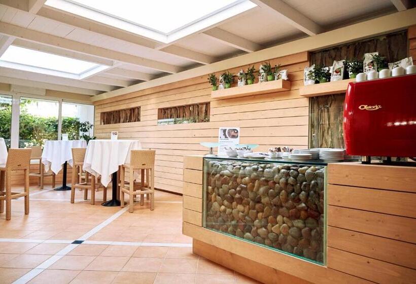 אתר נופש Robinson Kyllini Beach   All Inclusive