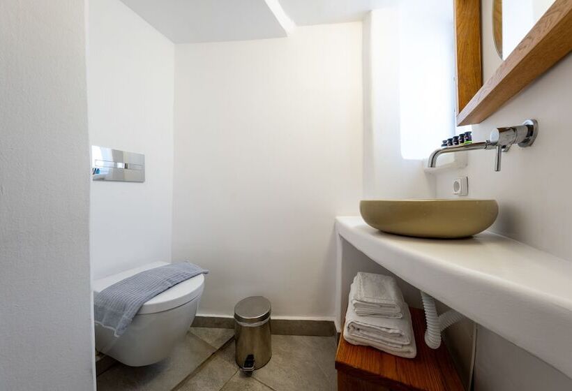 Amaze Suites