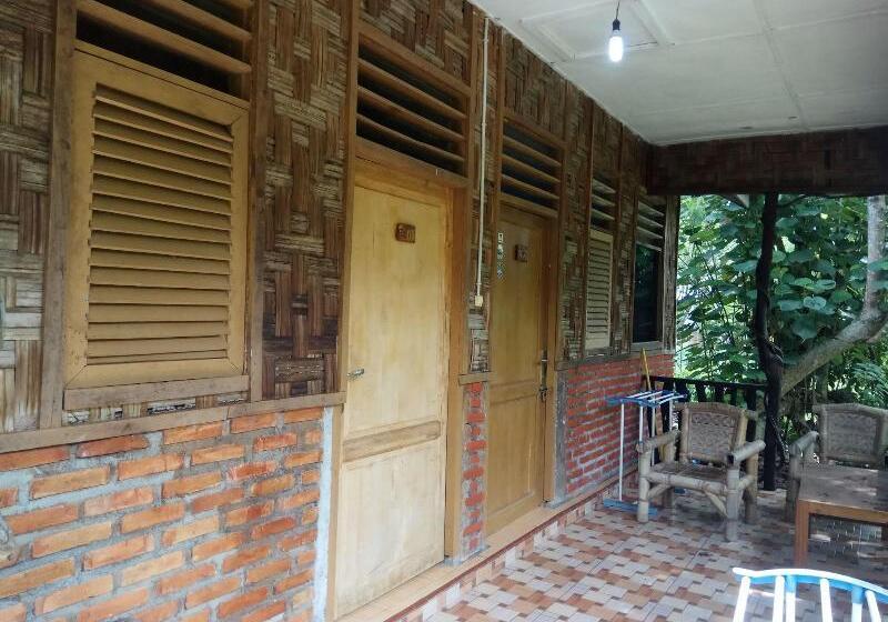 Отель Tangkahan Inn