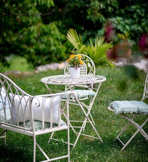 پانسیون Villa Nada