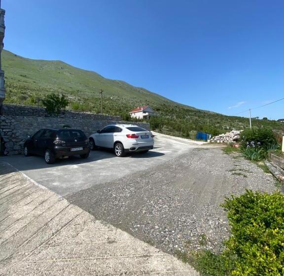 تختخواب و صبحانه Bella Vista