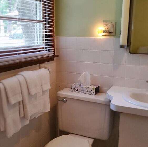 هتل Cozy Creek Cottages