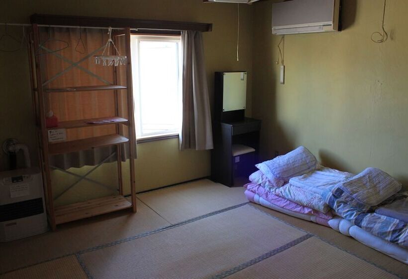 بنسيون First Track Inn