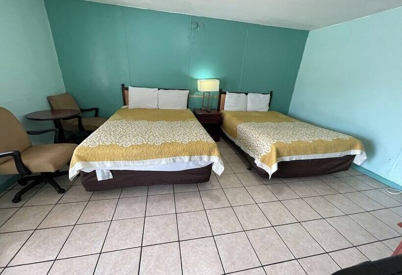 فندق Lamplighter Inn