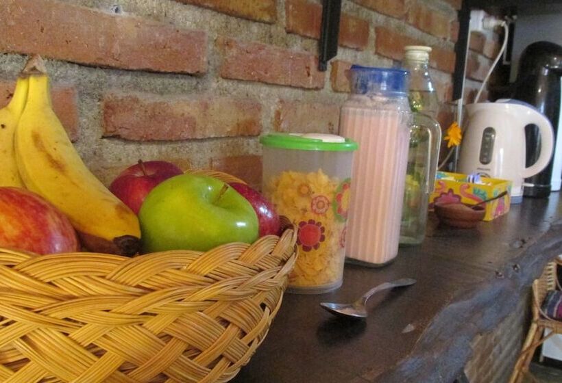 تختخواب و صبحانه Hostal Del Suri