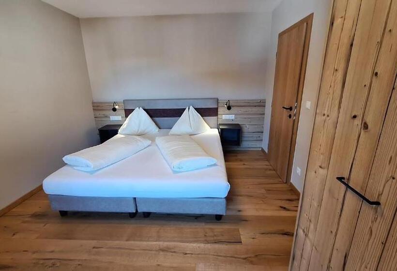 ホテル Alpenspitz Appartements   Garni   B&b