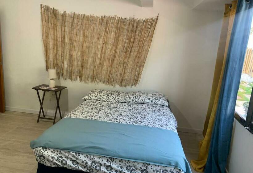 پانسیون Joebi S House Walking Distance To Rocky Cay Beach Ideal For Families Or Groups