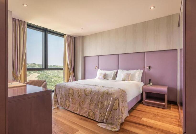 호텔 Il Boscareto Resort & Spa