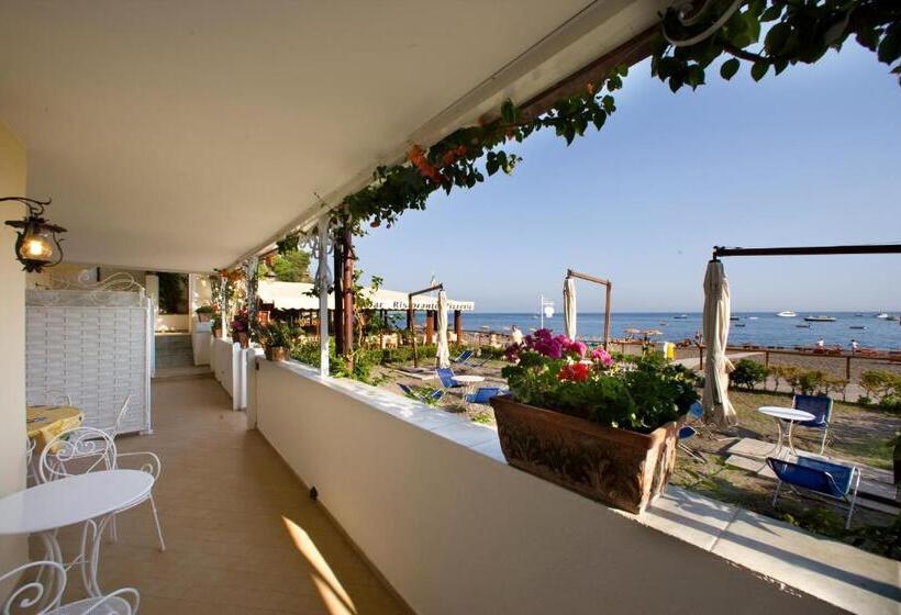 هتل La Caravella Di Positano   Relais & Beach