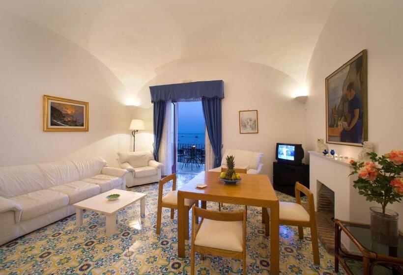 هتل La Caravella Di Positano   Relais & Beach