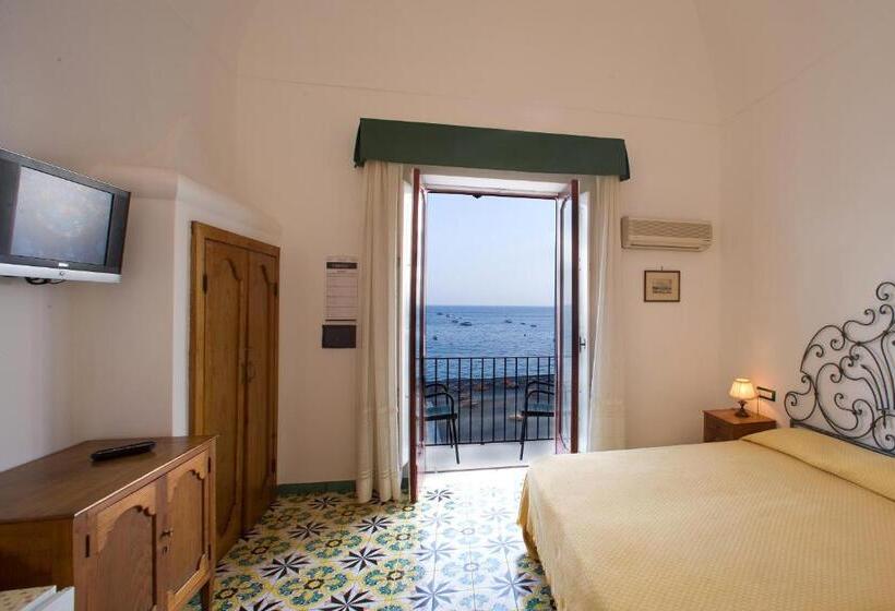 هتل La Caravella Di Positano   Relais & Beach