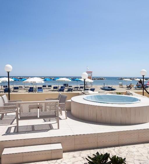 هتل Primavera Sul Mare