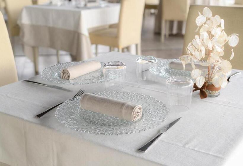 فندق Relais Bella Rosina Pool & Spa