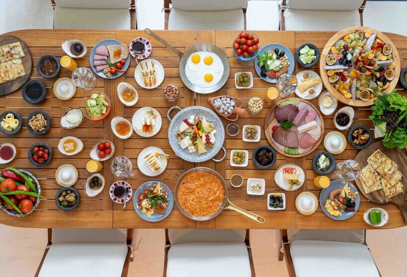 هتل Rixos Sungate, The Land of Legends Access