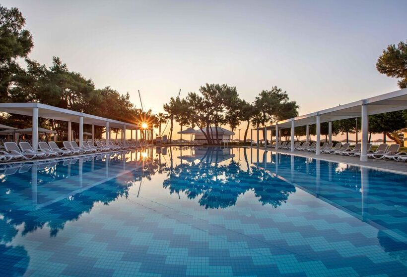 هتل Rixos Sungate, The Land of Legends Access