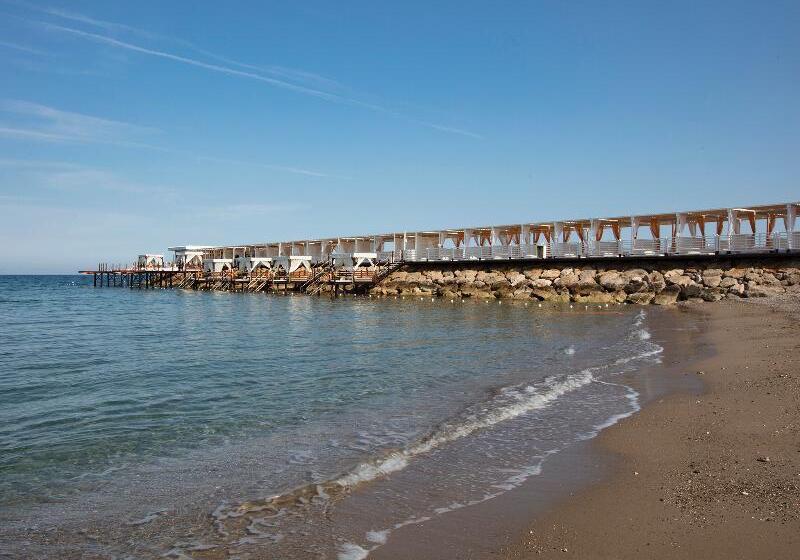 هتل Rixos Sungate, The Land of Legends Access