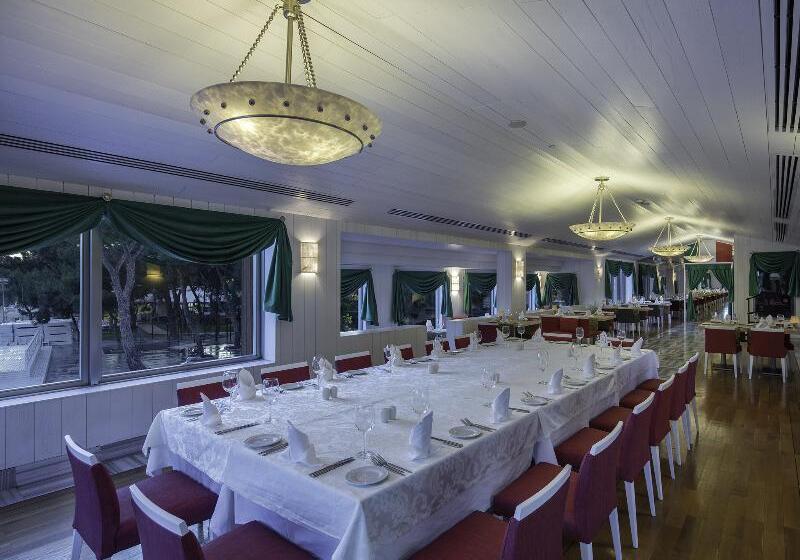 هتل Rixos Sungate, The Land of Legends Access