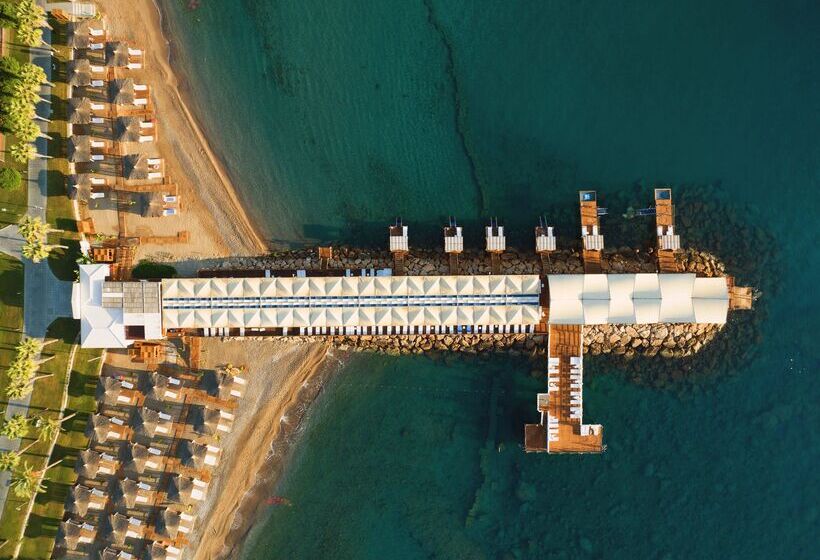 هتل Rixos Sungate, The Land of Legends Access