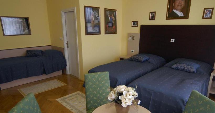 בית מלון כפרי The Movie