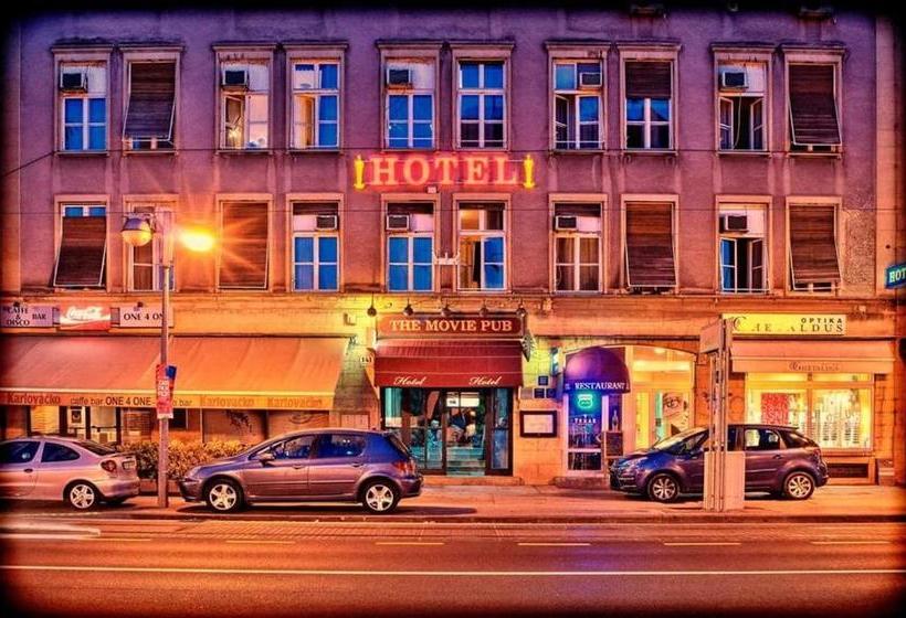 בית מלון כפרי The Movie