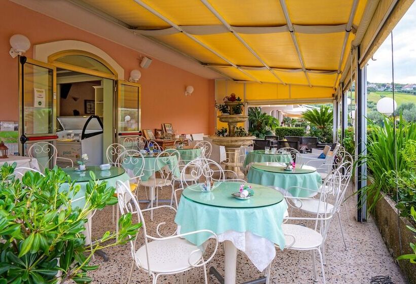ホテル Villa Elena