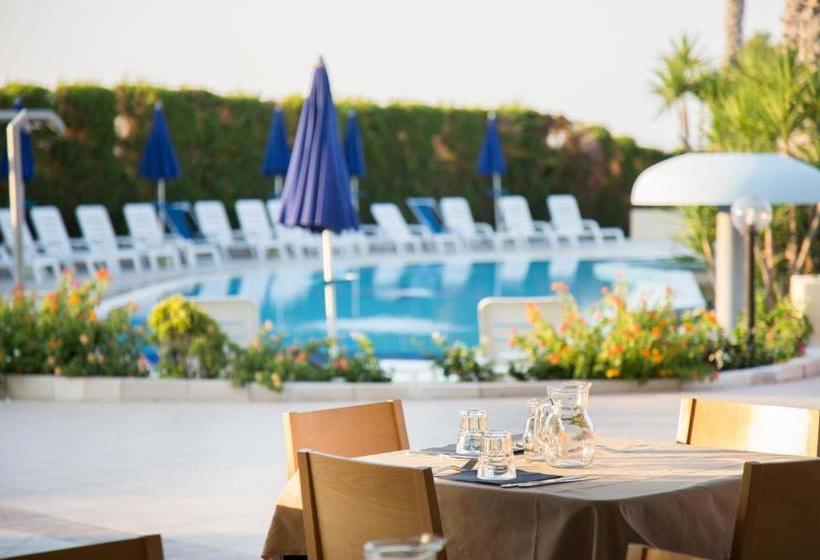 فندق Village Paradise