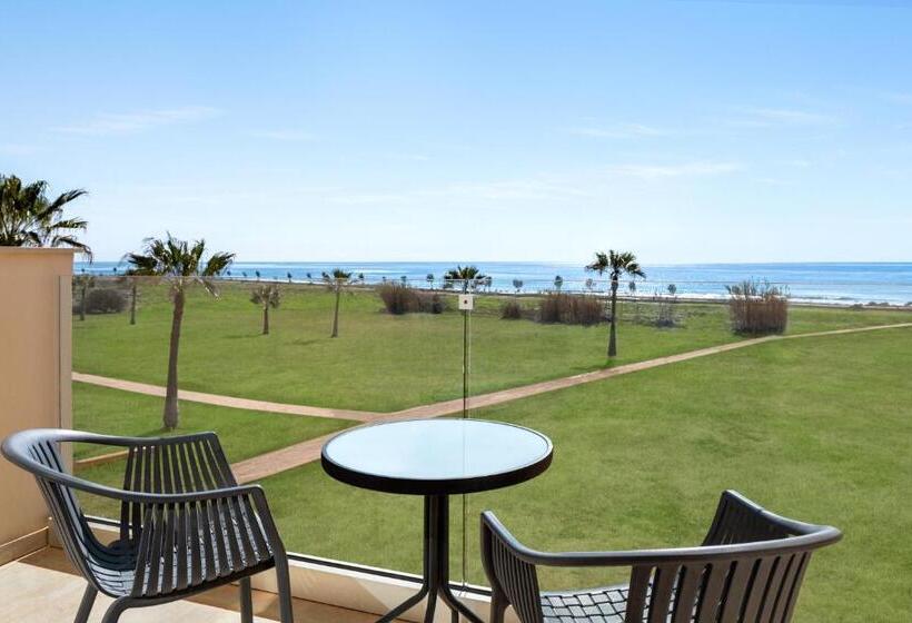 استراحتگاه Ramada Hotel & Suites By Wyndham Ayia Napa