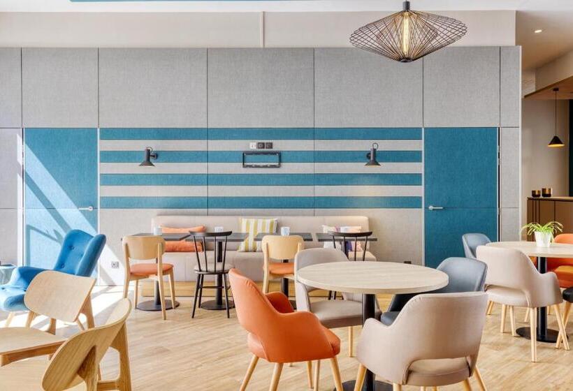 Appart City Confort Paris Clichy Mairie