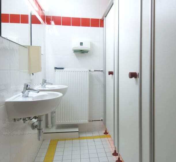 فندق Amstel House Hostel
