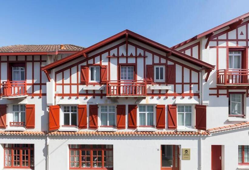 هتل Hôtel Kemaris