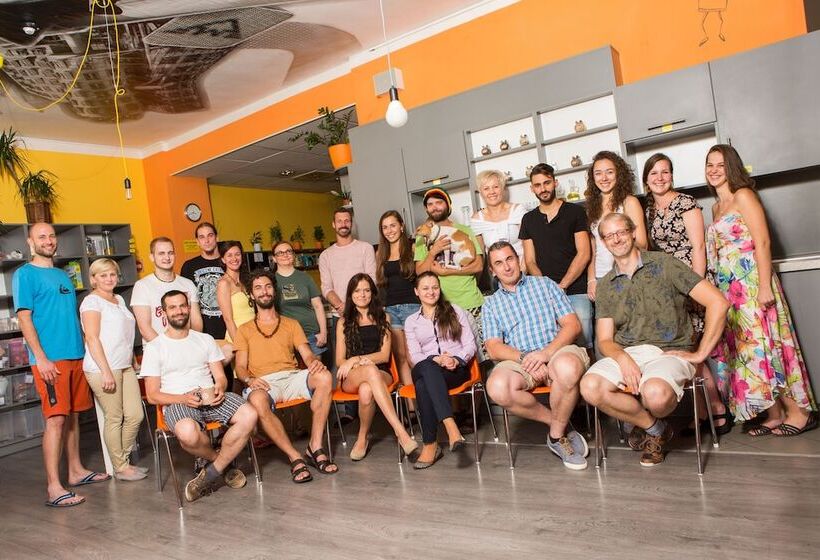 בית מלון כפרי Hostel Downtown