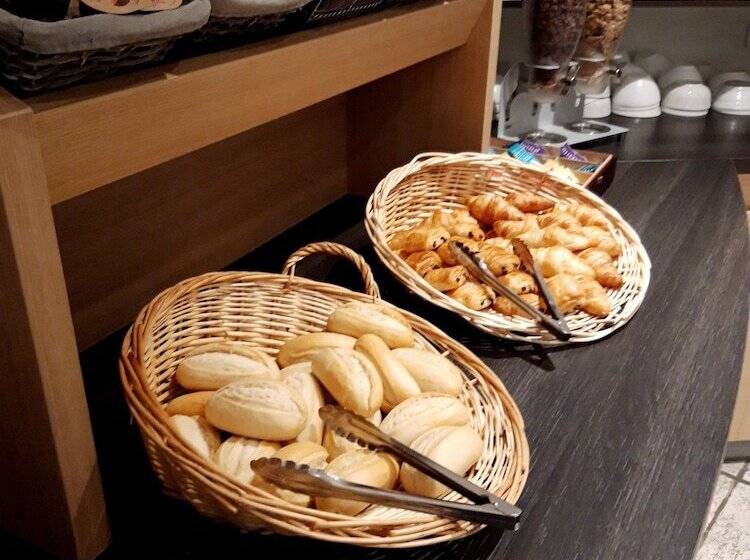 בית מלון כפרי Hôtel & Résidence Futuroscope