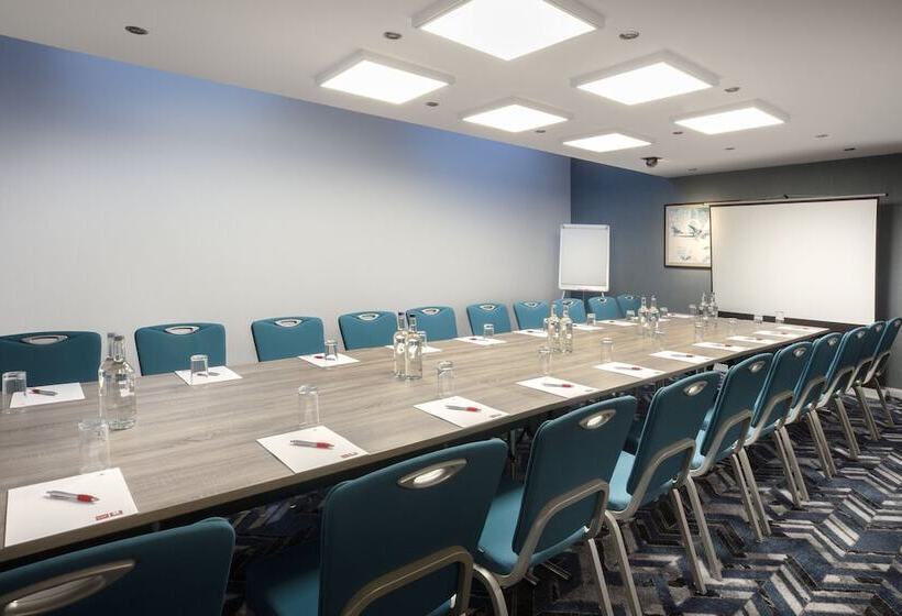 هتل Leonardo  London Heathrow Airport