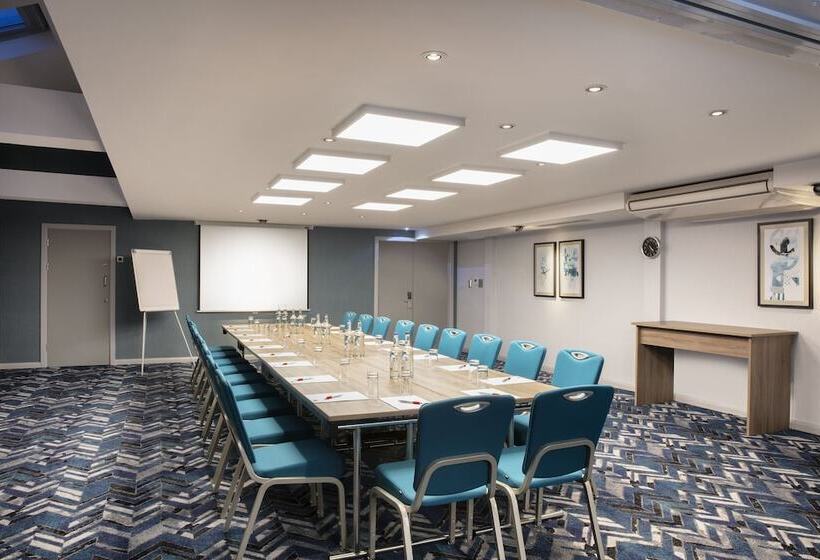 هتل Leonardo  London Heathrow Airport