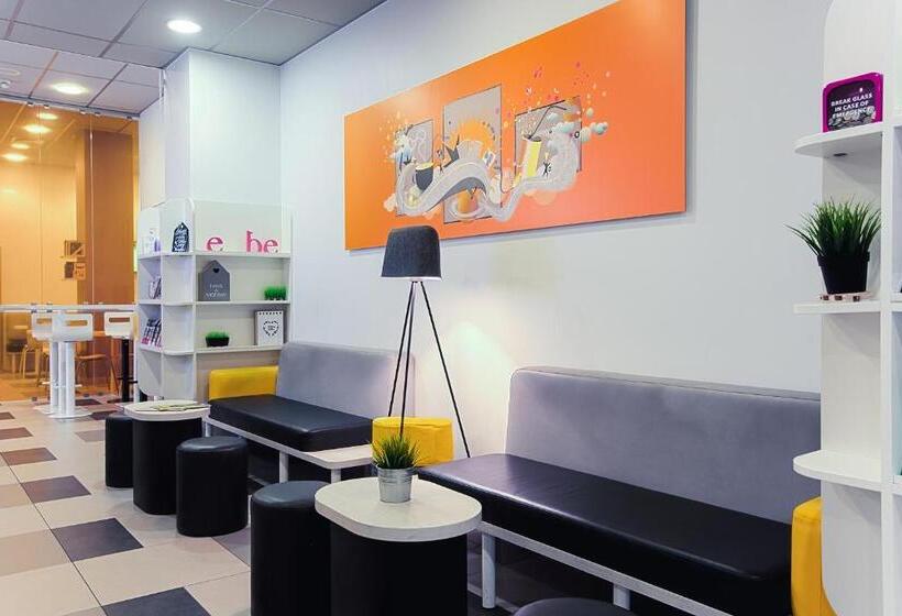 בית מלון כפרי Premiere Classe Warszawa Centrum