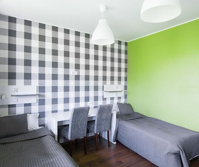 هتل Tatamka Hostel