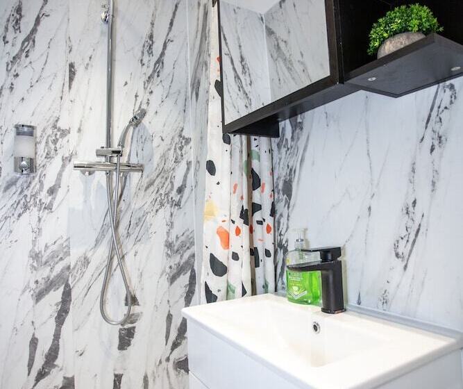 هتل The Rokxy Townhouse   Kings Cross