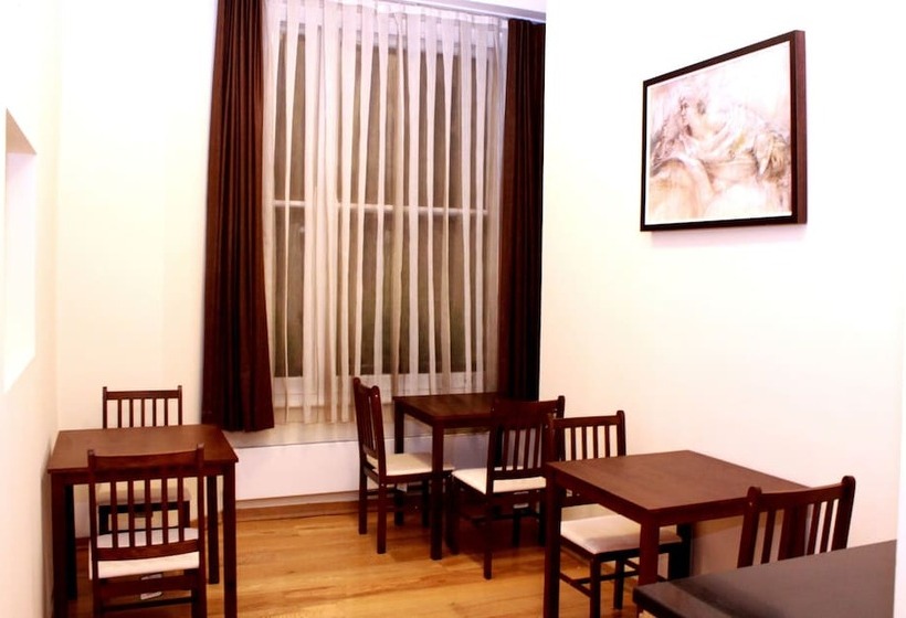 هتل The Royale Chulan Hyde Park